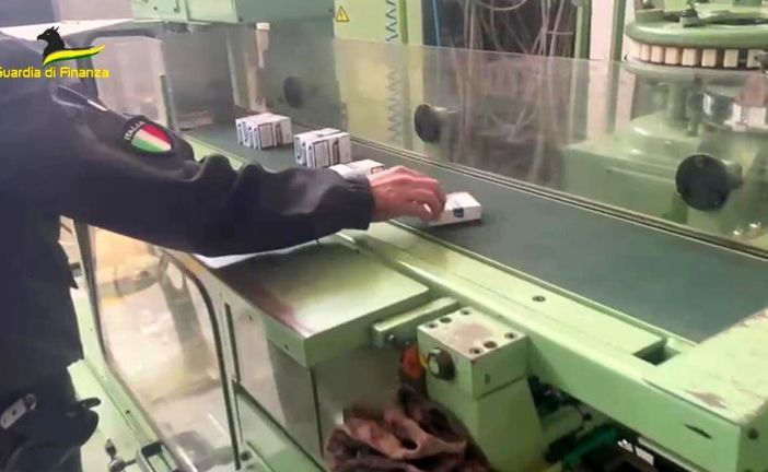 Bernate Ticino, &quot;capitale&quot; del contrabbando di sigarette: sette arresti della Guardia di Finanza