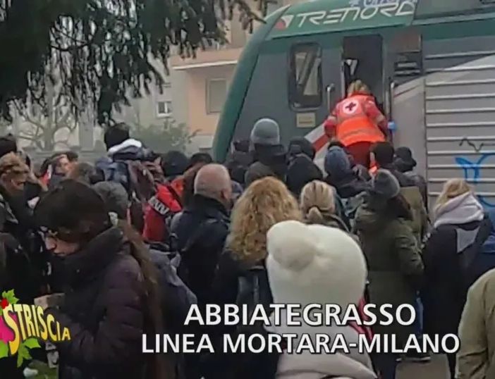 Capitan Ventosa e ‘Striscia’ alla stazione di Abbiategrasso: ecco il video