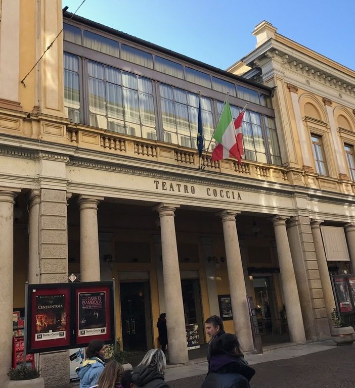 Ron in concerto al Teatro Coccia di Novara: un viaggio tra musica e parole