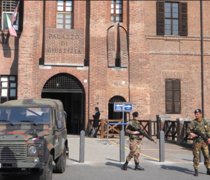 Vercelli, abusi sulla nipotina della compagna: pensionato condannato a 6 anni