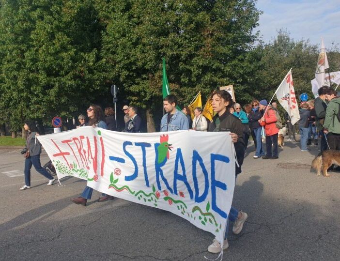 No Tangenziale in marcia da Albairate: “Oggi come 20 anni fa non è cambiato nulla, no a una strada che rovinerà il territorio”