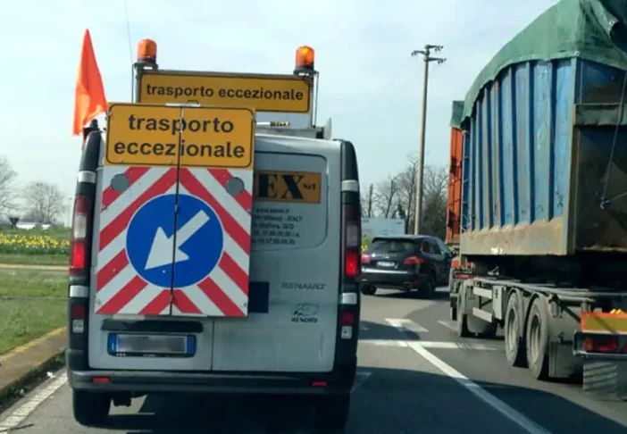 Trasporto eccezionale: alle 22 di oggi chiude la ss 11 da Magenta a Trecate