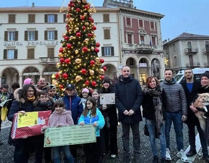 Trecate, una festa per l’accensione dell’albero di Natale