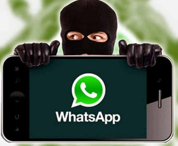 Occhio all’ennesima truffa su Whatsapp, finto bonus di € 500 per chi riceve il vaccino anticovid