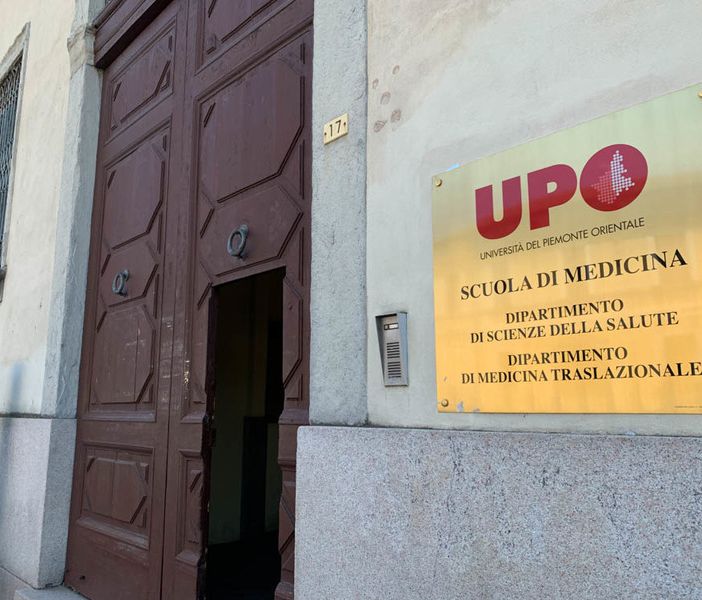 Novara: insulti e minacce alla commissione di esame per il voto di una tesi di specializzazione