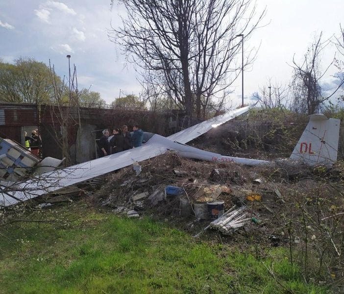 Ultraleggero precipita al Campo Volo di Torino, miracolosamente illese le due persone a bordo