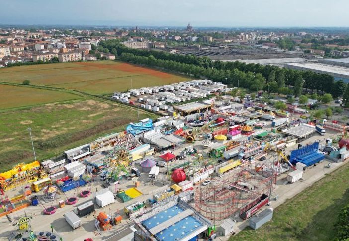 Rissa al nuovo Luna Park di Pavia, 30 persone coinvolte