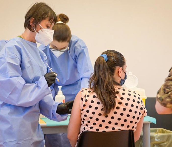 Covid, in Lombardia variante Delta al 59%: «L'85% dei nuovi positivi non è vaccinato»