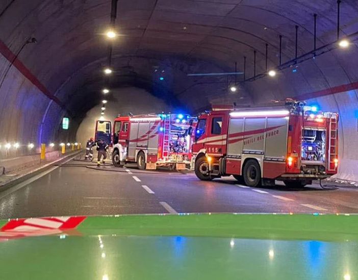 Incendio in galleria sull'A26: traffico bloccato tra Borgomanero e Romagnano Sesia - foto repertorio
