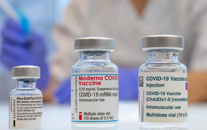 Vaccinazioni Covid, possibile cambiare data terza dose senza prima cancellarsi