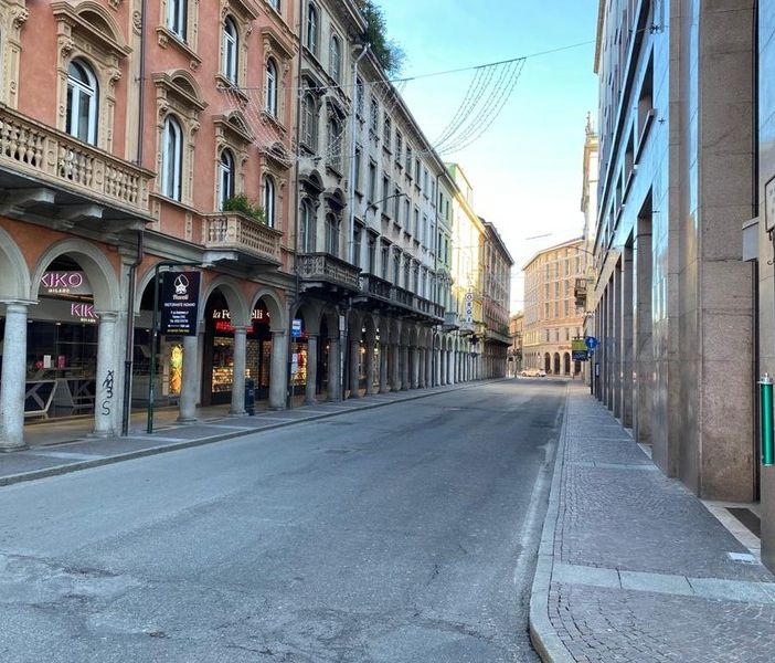 Oggi zona arancione, domani e dopo di nuovo rossa. Le regole di cosa si può fare e cosa no