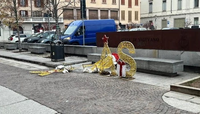 (foto tratte dalla pagina Facebook &quot;Vigevano prima di tutto&quot;)