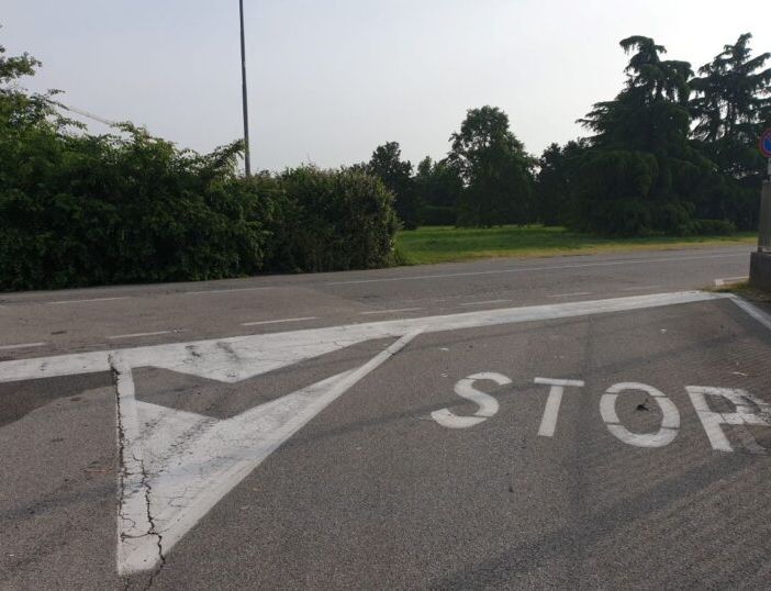 Magenta: scontro nella zona industriale della città, due feriti