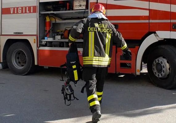 Cadavere carbonizzato nel Pavese, si indaga per omicidio