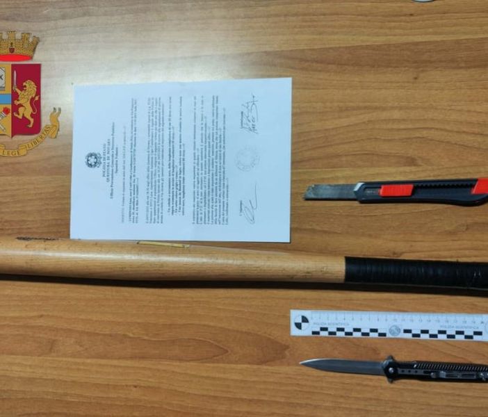 Novara, minaccia di morte la ex con selfie &quot;al coltello&quot;: arrestato 38enne