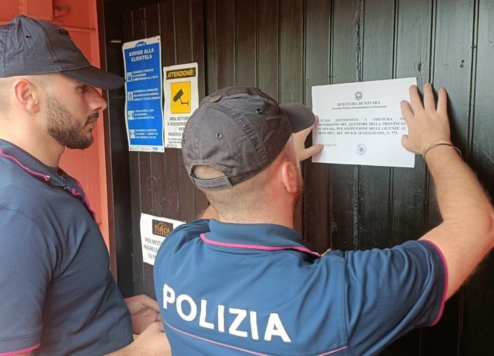 Chiusura di un locale adibito alla ristorazione a Novara dopo episodi di violenza