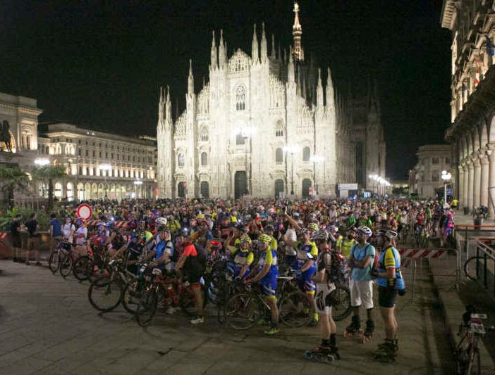 Bike Night: da Milano al Lago Maggiore la notte bianca in bici dei 650 ciclisti