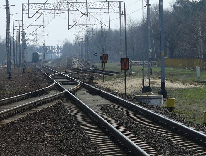 Arena Po: persona muore travolta da un treno