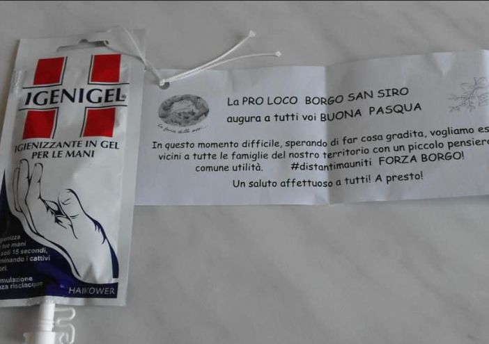 Borgo San Siro, la Pro loco augura buona Pasqua distribuendo un gel disinfettante alla popolazione