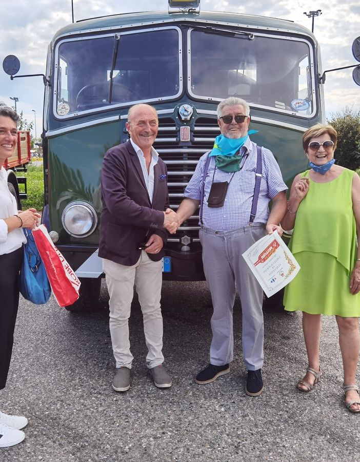 Burolo (To), successo per la collezione mezzi storici Marazzato