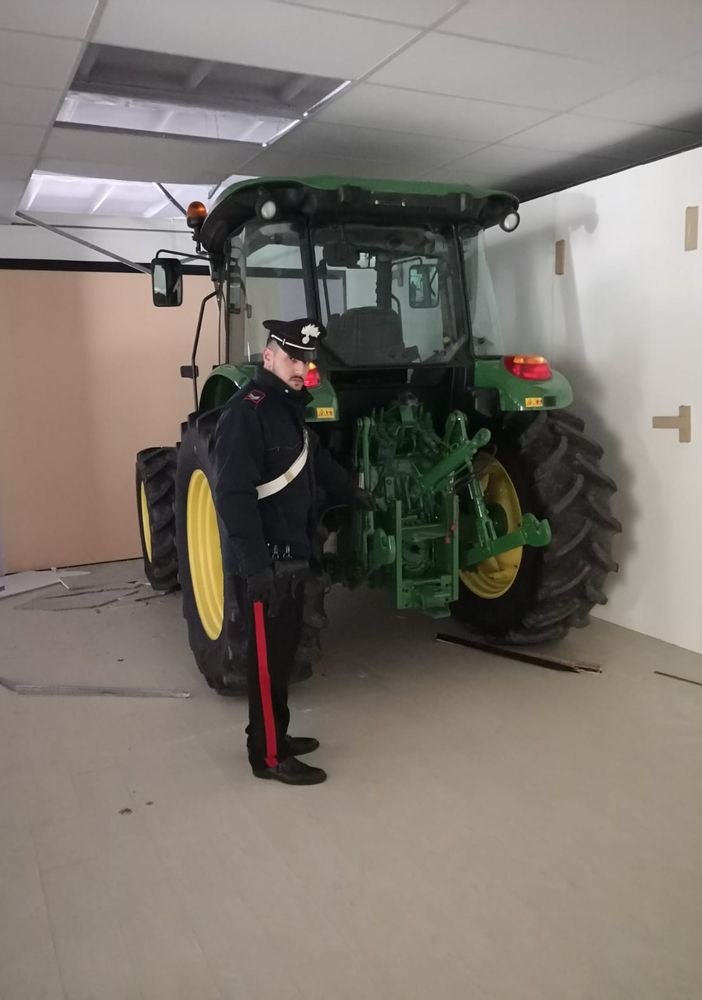 Ritrovati i tre trattori rubati fra Garlasco e Zerbolò