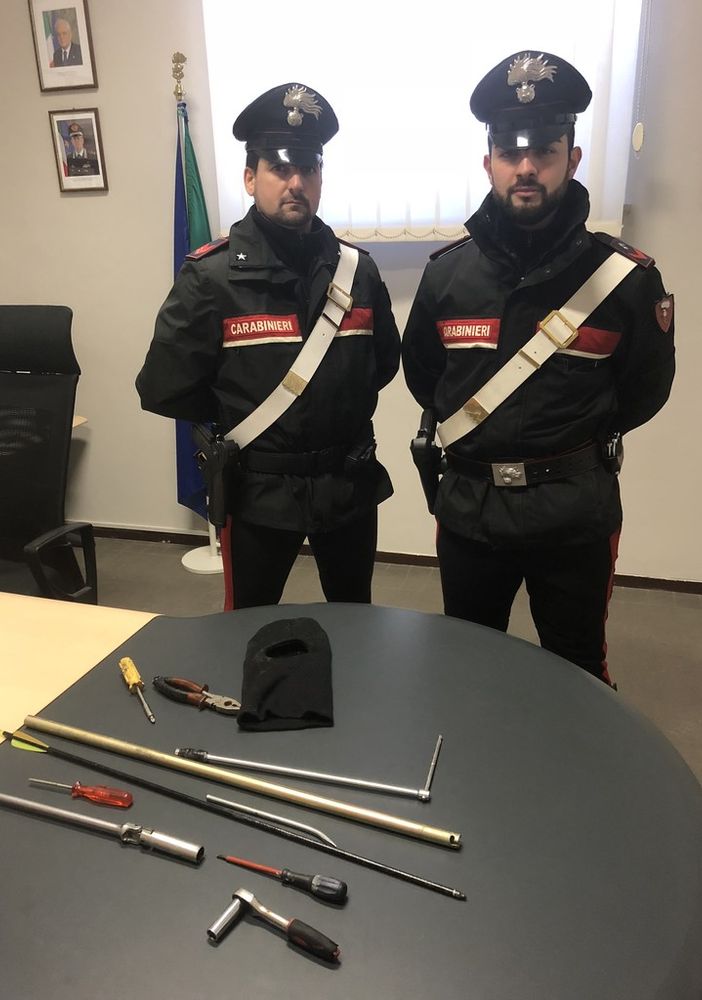Sventati furti in appartamento fra Voghera e Casei Gerola