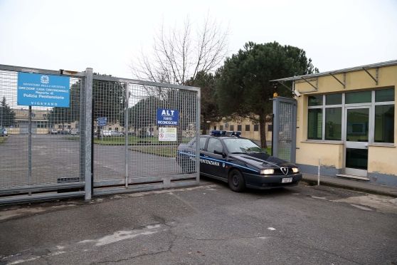 Vigevano: un detenuto incendia la cella in cui è recluso e resta gravemente ustionato