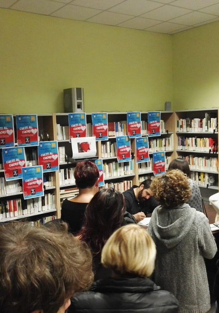 Gambolò, presentazione da record. Più di 70 persone in biblioteca per il libro di Francesco Cannadoro