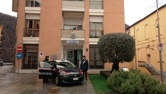 Sberle e pizzicotti ai bimbi della materna