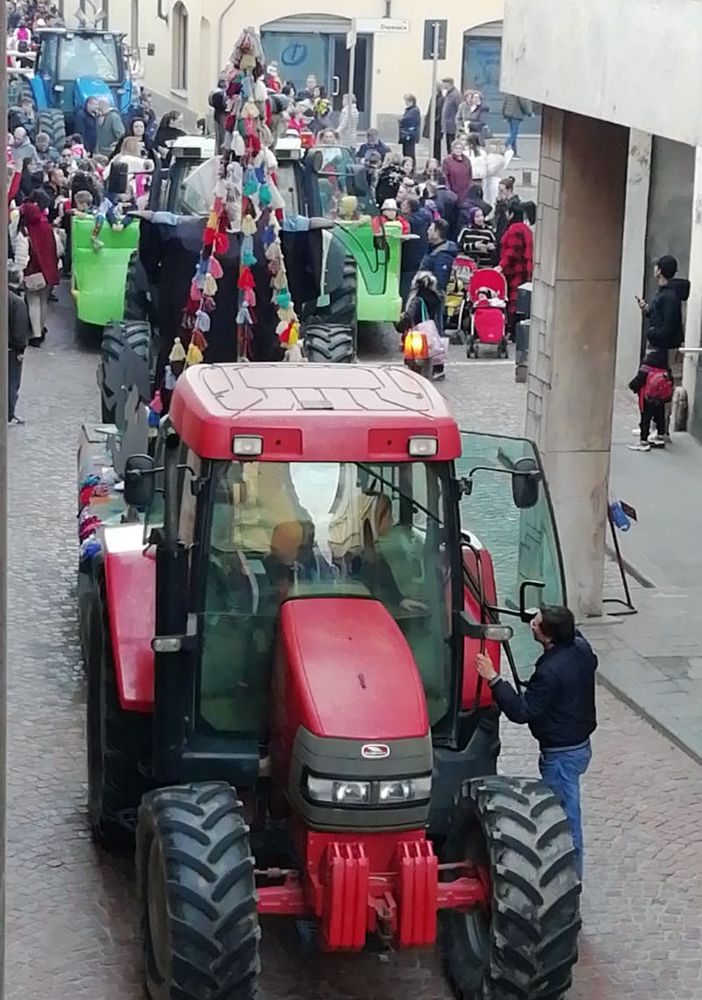 Robbio, oggi niente Carnevale, ma domenica scorsa gran festa con tante persone
