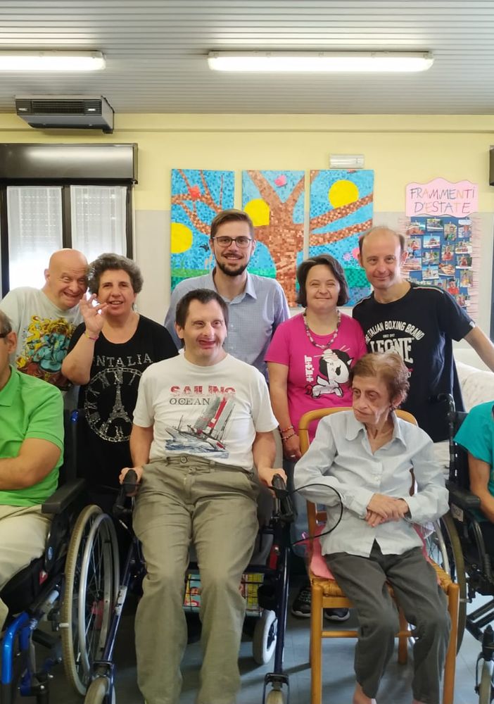 Vigevano, raccolta fondi da record su Facebook. Donati 1000 euro ai ragazzi disabili della comunità Annina