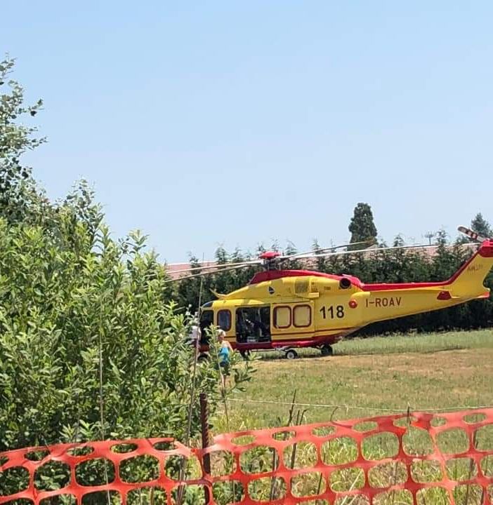 Cilavegna: accusa un malore in chiesa, interviene l'elisoccorso per un 47enne