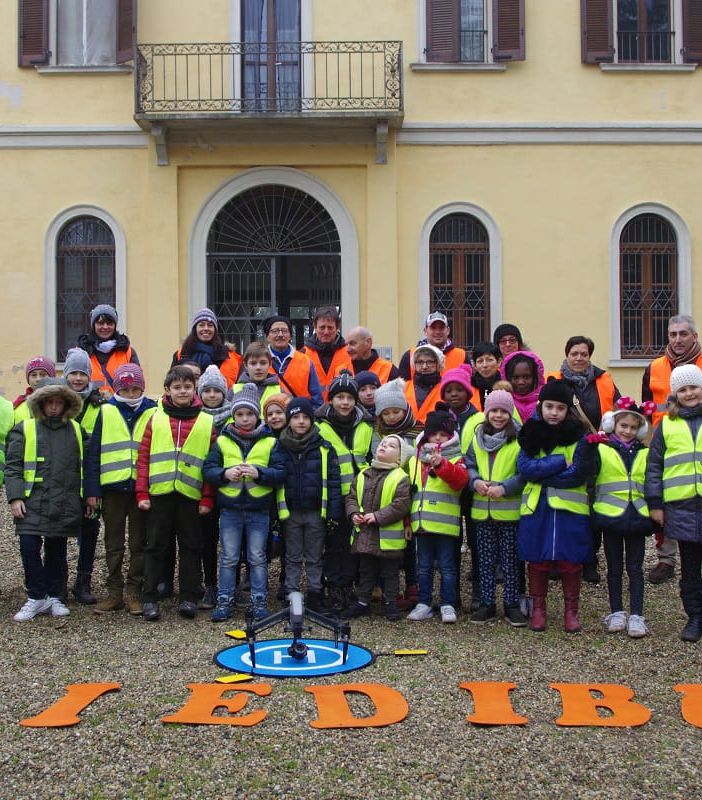 Gropello Cairoli: festeggiata l'iniziativa&quot;Piedibus&quot; nel parco di Villa Cairoli