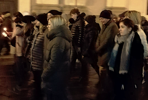 Per Simona, candele e silenzio