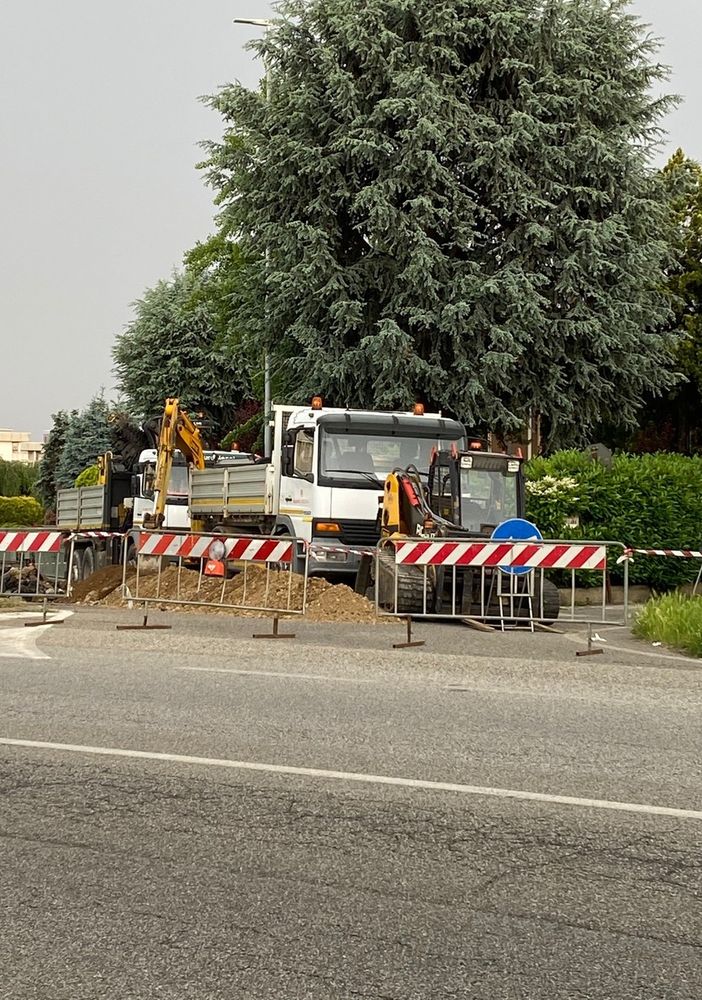 Vigevano, proseguono i lavori per la posa della fibra ottica nella zona nord della città