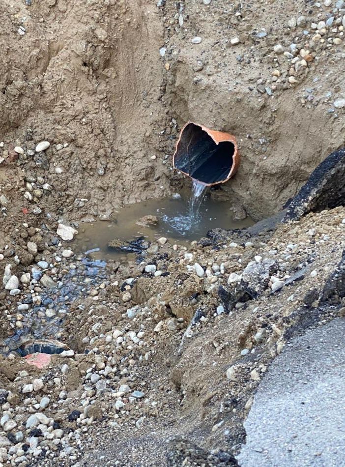 Gambolò, in via Isella si procede con il rifacimento delle fognature. Già eseguito circa l’80% dell’intervento