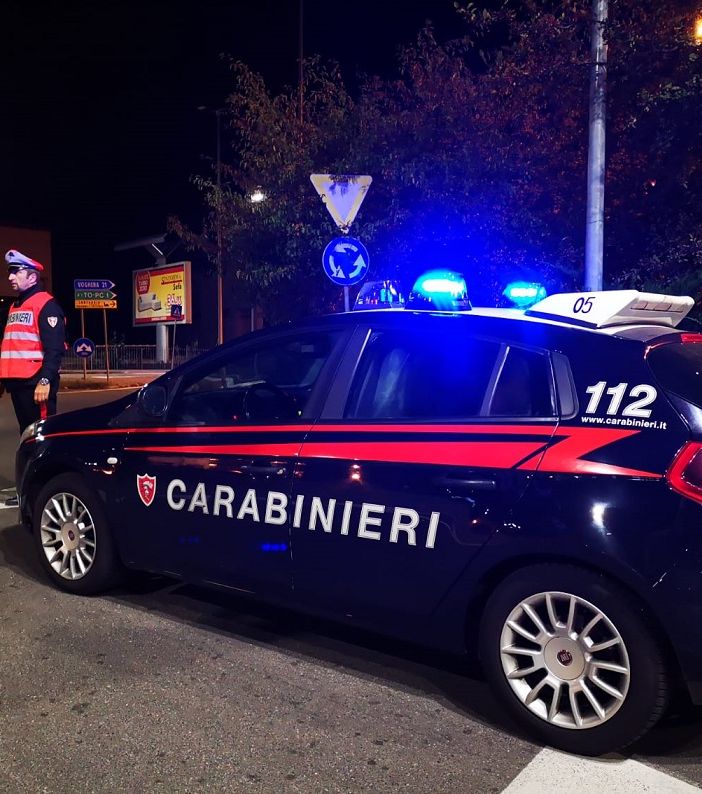 Controlli notturni dei carabinieri sulle strade del territorio provinciale, ritirate 11 patenti