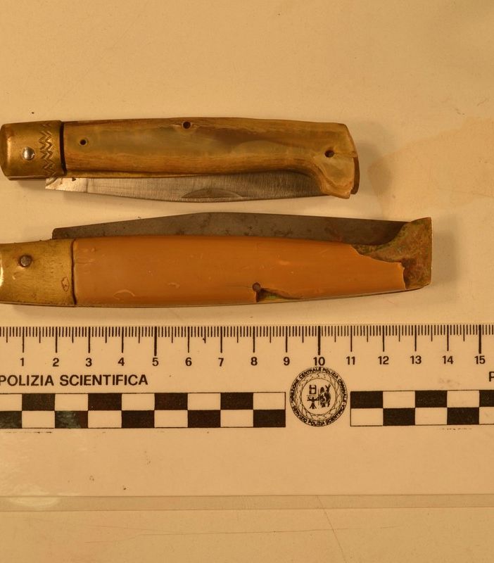 Pavia: minaccia i passanti con due coltelli a serramanico, in manette un 39enne