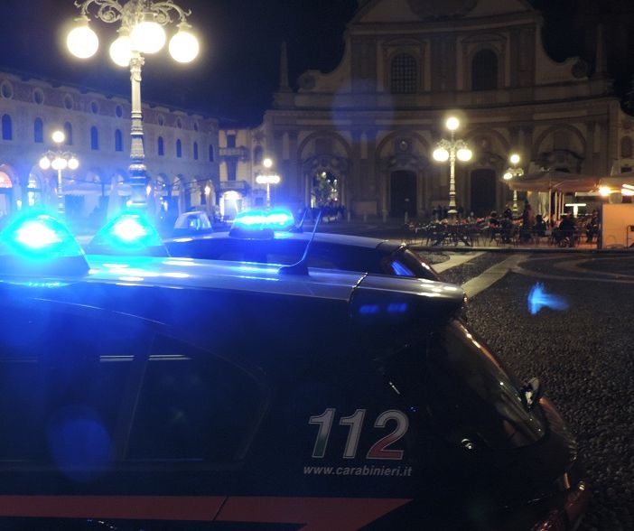 Vigevano e Lomellina: proseguono i controlli dei carabinieri nella &quot;movida&quot;, identificate 70 persone e controllate 25 auto