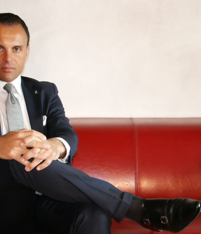 Imprenditore torinese compie 50 anni, in regalo chiede donazioni per Onlus