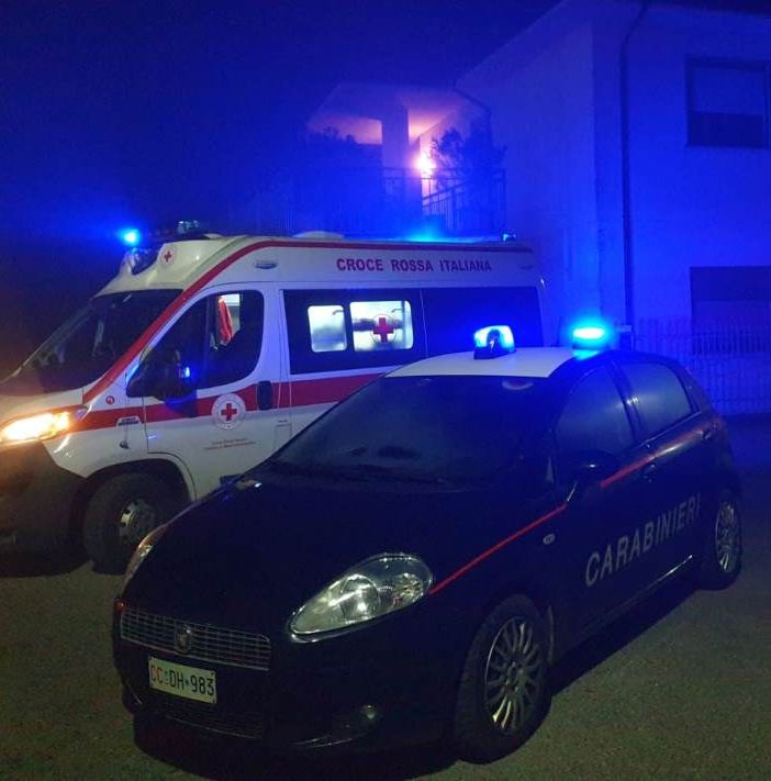 Valle: litiga con i genitori e poi si barrica in camera, i carabinieri evitano la tragedia