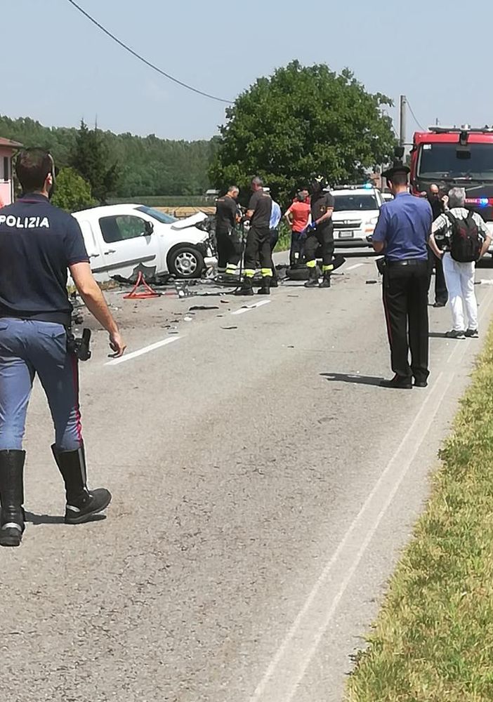 Gambolò: scontro lungo la provinciale 183, sul posto l'elisoccorso