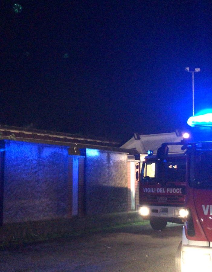 - (FOTOGALLERY) - Cilavegna: fiamme nello stabilimento della ex maglieria Cagi