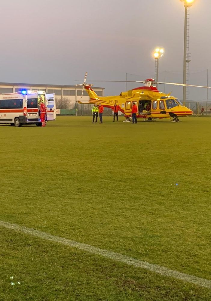 I soccorsi giunti allo stadio di via Artigianato