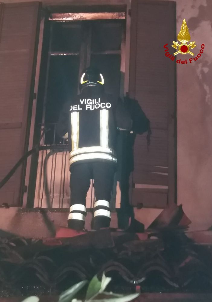 Oltrepò: tragedia a Portalbera incendio in un'abitazione, muore un 81enne