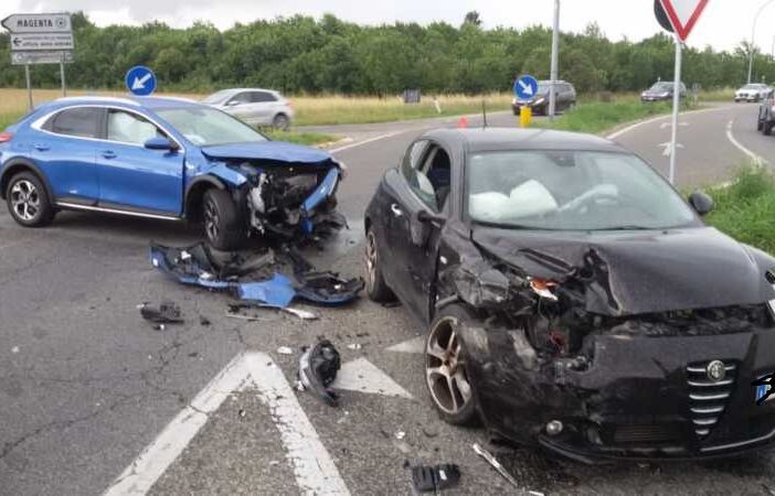 Robecco sul Naviglio, ennesimo incidente all’intersezione con Magenta
