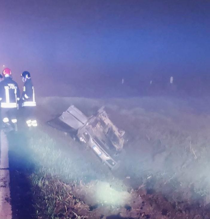 Cergnago: auto esce di strada e si ribalta sulla ex statale 211, coinvolte due persone