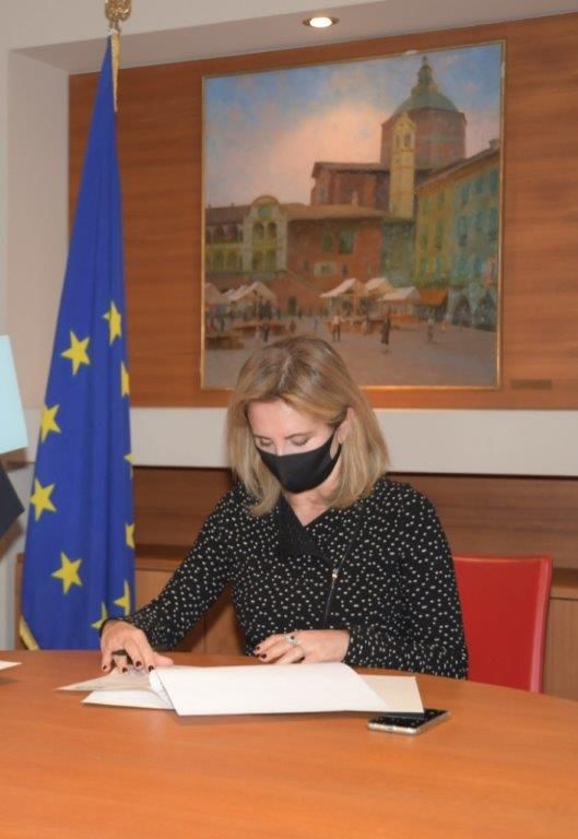 il prefetto di Pavia Rosalba Scialla
