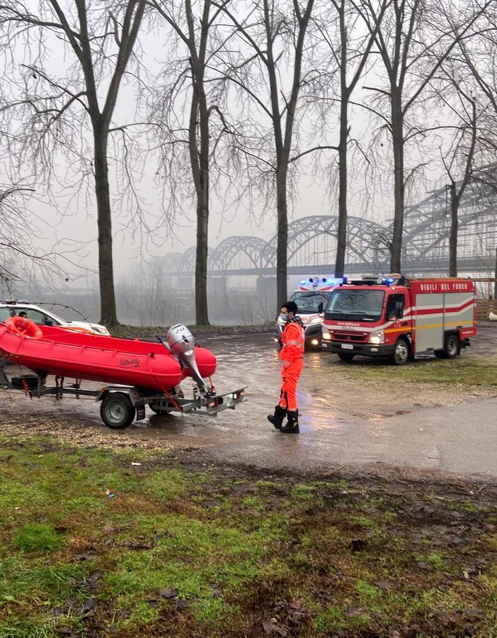 Mezzana Bigli: mezzi di soccorso allertati per una presunta caduta nel Po, ma è tutto falso