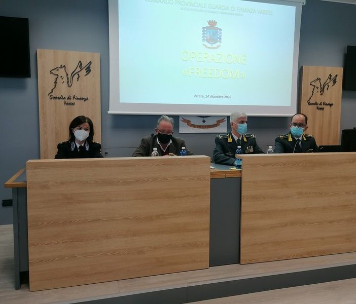 Permessi premio e concessioni di lavori ai detenuti del carcere di Busto: sette arresti, tra loro un membro della polizia penitenziaria